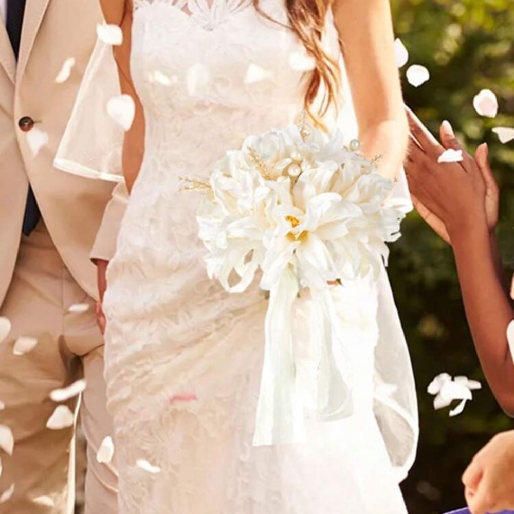 Western weddings boquet with pearls